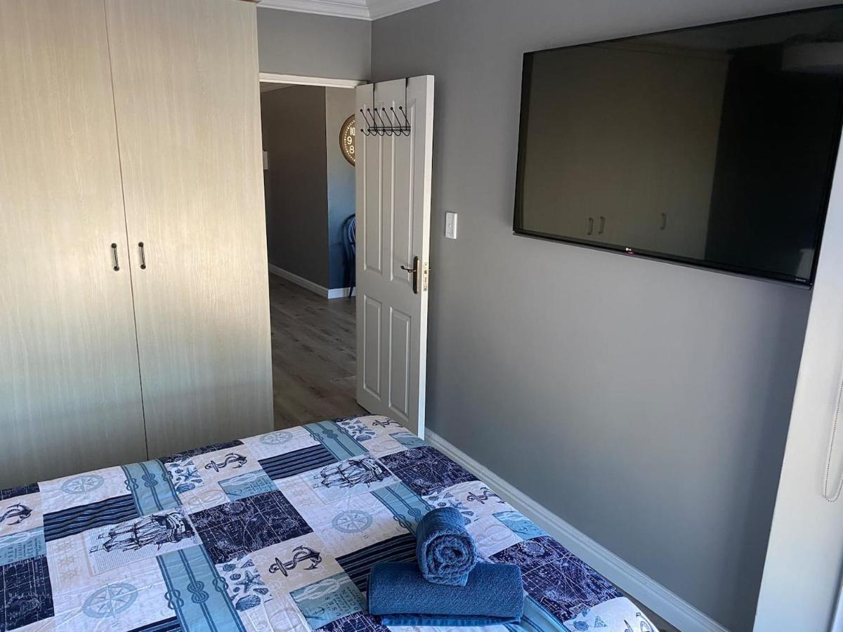 Modern Apartment Walking Distance To Main Beach Restaurants And Other Amenities เจฟฟรีส์เบย์ ภายนอก รูปภาพ
